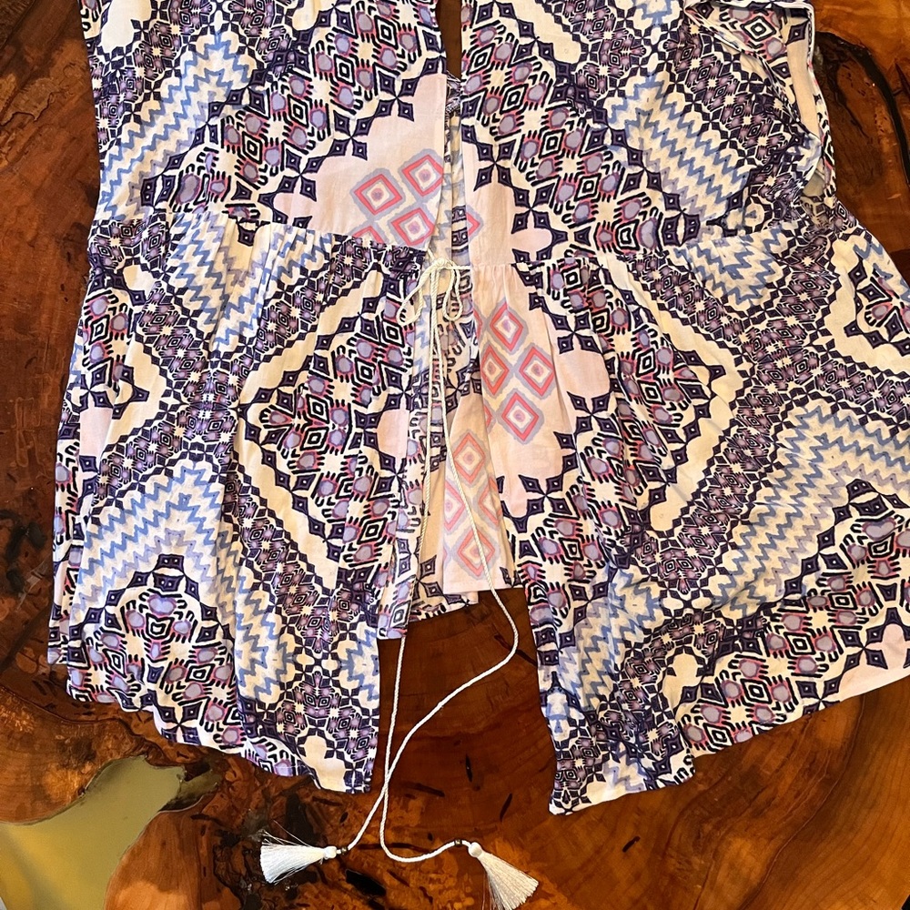 Express Size L Boho Top - Picture 9 of 9